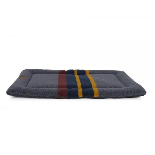 Pendleton Vintage Camp Comfort Cushion- Lake | Berber Dog Bed 1